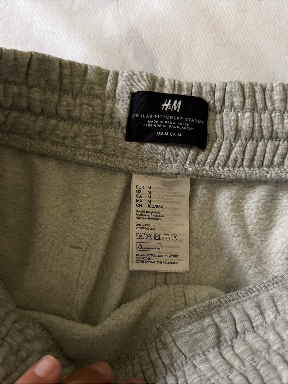 H&M Men's Heather Gray Elastic Waist Sweat Shorts - Picture 2 of 3